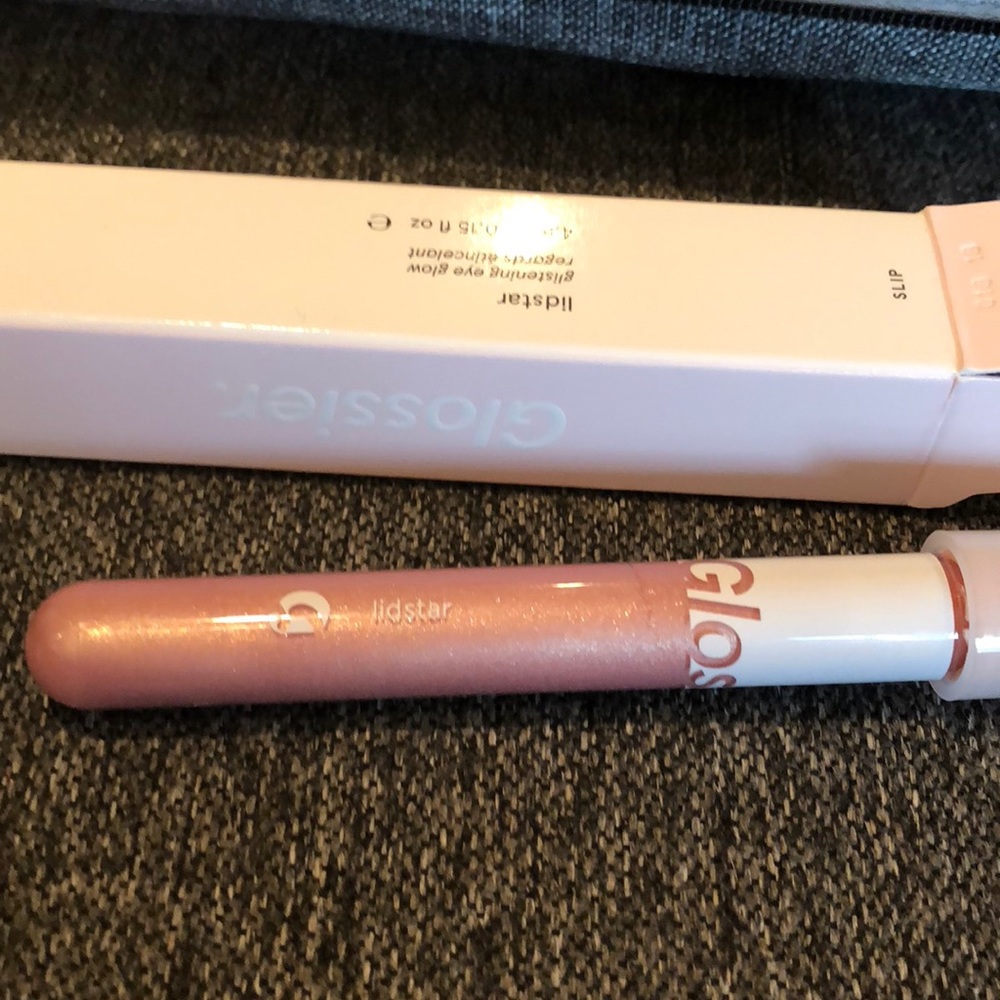 Glossier lidstar in slip